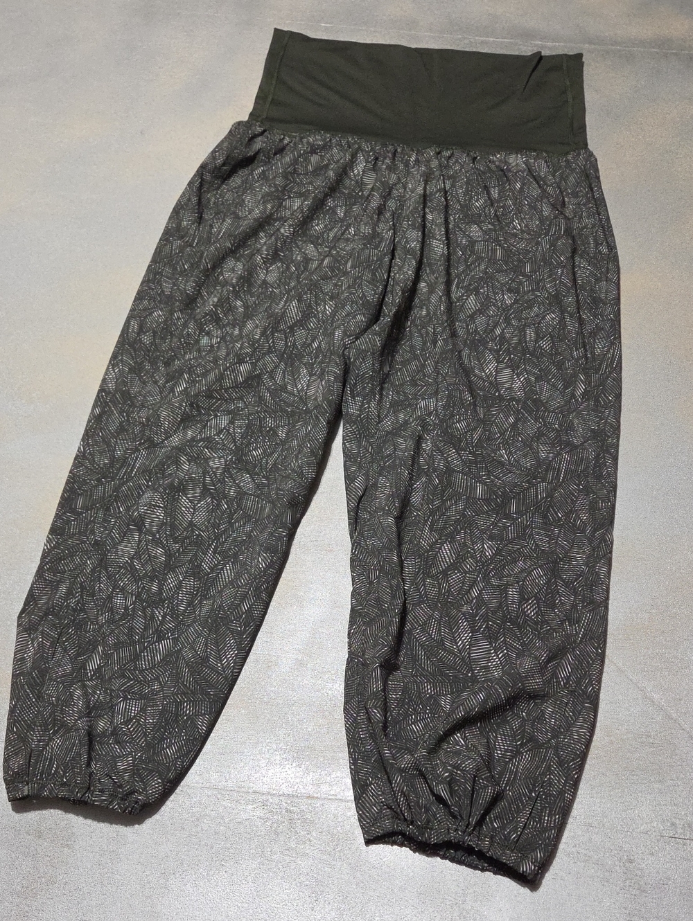 lululemon athletica Black Printed Harem Jumpsuit High Rise Jazzy